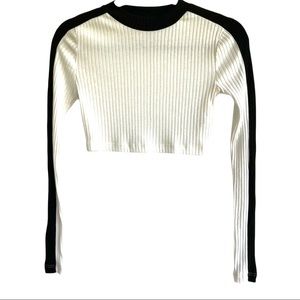To Top Shop black and white long sleeve cropped top Size 2